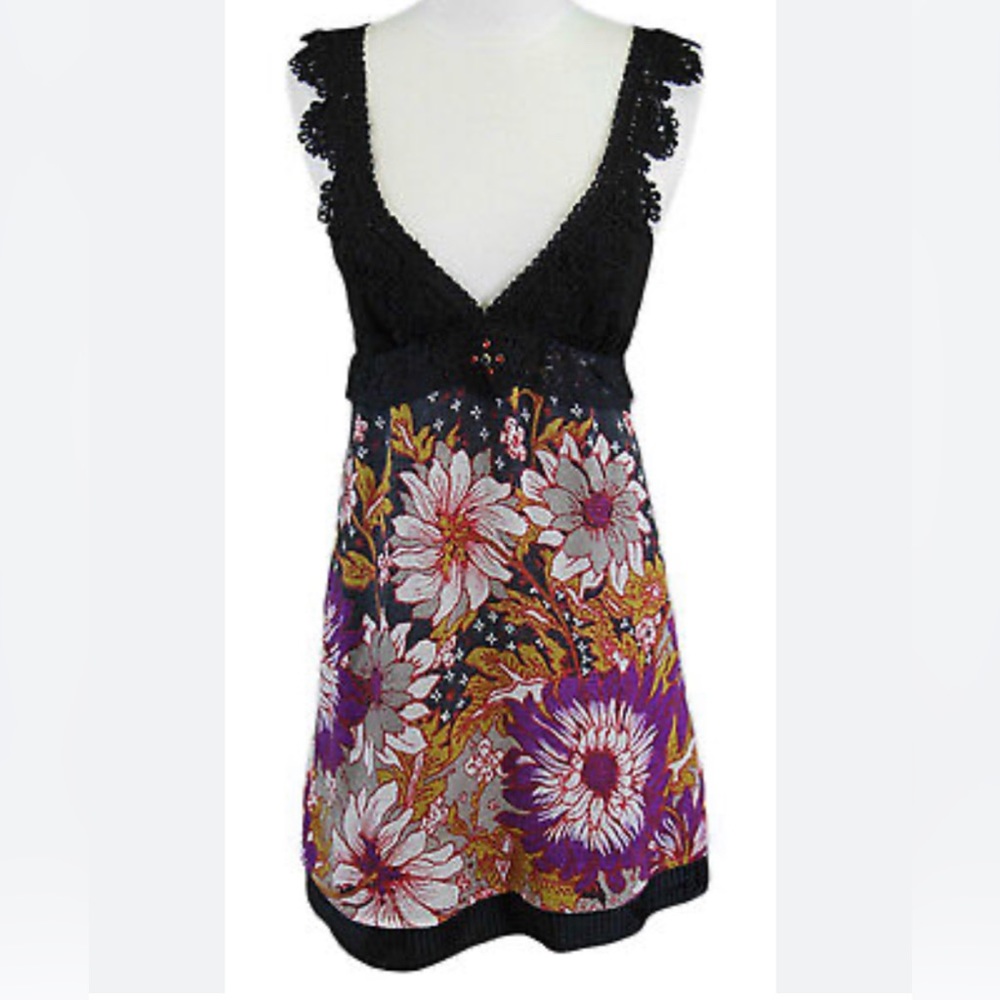 Vintage Free People wool dress. Beautiful crochet straps. Fully lined100% cotton